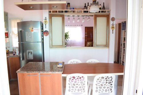 Imagen 5 de 14 de Casa 4 Amb1(suite) Baño.liv Com ,cocina Comed,2 Coch. Galer