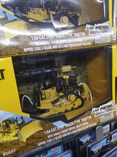 Bulldozer Cat D11t Escala 1:64 Metalico Y Accesorios
