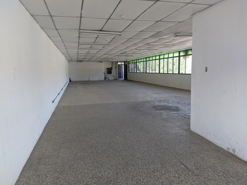 Imagen 3 de 9 de Se Alquila Galpon/deposito 200m2 El Llanito 3267