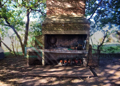 Hermosa Casa Con Muy Buen Terreno Y Parquizada