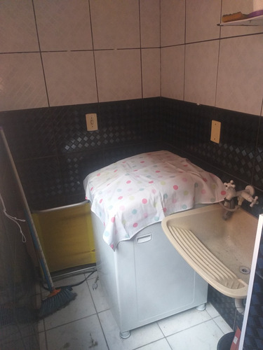 Apto 2 Qtos, Sala C/terraço, Coz, Prox Praia/merc. $ 150.mil
