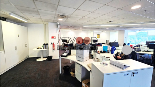 Amoblada 277 M2, 25 Puestos, 2 Privados - Metro L.leones