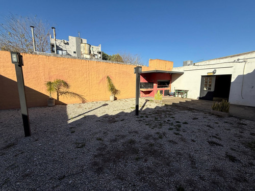Galpón En Venta Y Alquiler En Castelar Norte