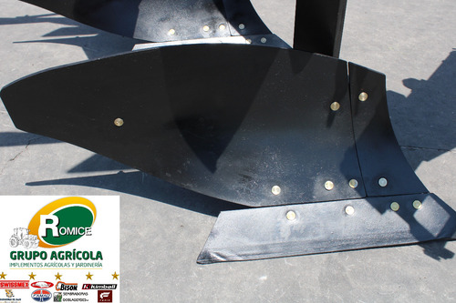 Arado De 2 Rejas Hidraulico Reversible Marca Bison Nuevo