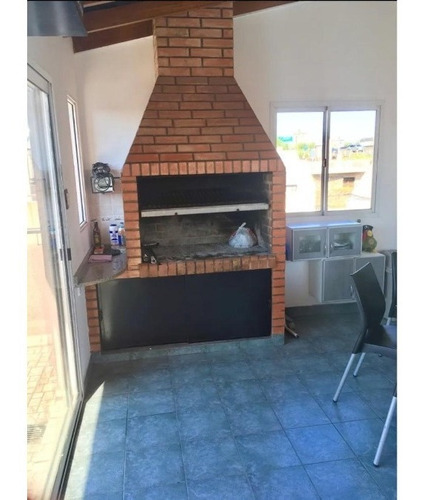Triplex Con Cochera Y Terraza | Excelente Estado Y Detalles