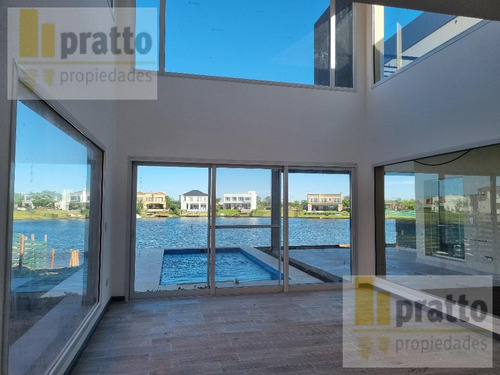 Casa En Venta De 4 Dormitorios En Puertos Del Lago Vistas