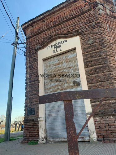 Local Histórico Con Casa Y Terreno 