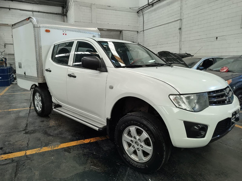 Imagen 7 de 14 de Mitsubishi L200 2015 2.4 Cabina Doble 4x2 Mt