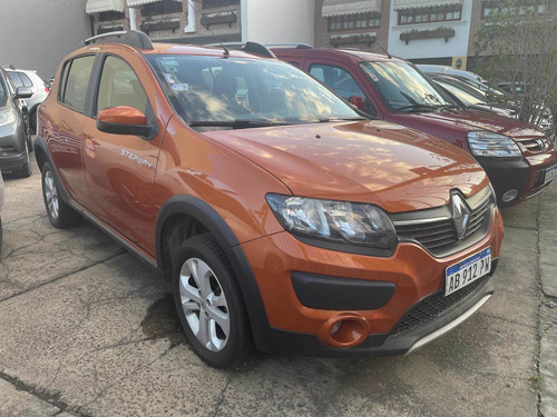 Imagen 2 de 10 de Renault Stepway 1.6 Privilege 105cv