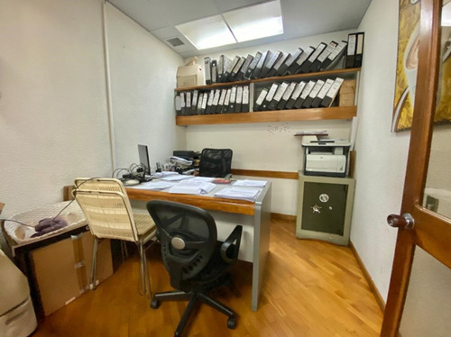Se Vende Ofc/ Local Comercial 100m² En Centro Profesional Santa Paula