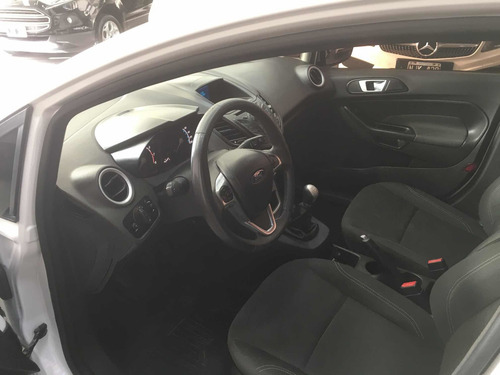 Ford Fiesta Kinetic Design 1.6 Se Plus 2015