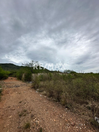 Vista A La Montaña En Terreno Con Documentos Listos Para Firmar, Av. San Juan Bautista, Isla De Margarita, Nueva Esparta, Ideal Para Proyecto De Urbanismo - Cod. 0772