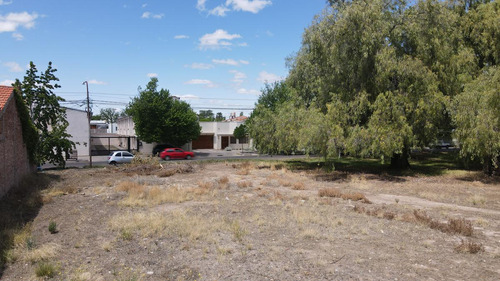 Lotes Únicos En Barrio Belgrano, A Metros Del Parque Y Tenis Club