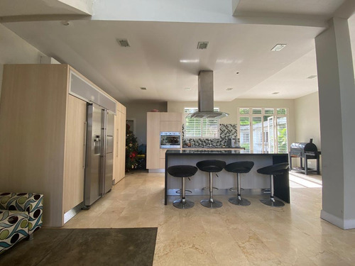 Imagen 6 de 11 de Se Vende Casa 445m² -3h+s/5b+s/4p En Oripoto