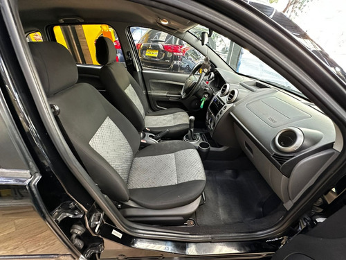 Ford Fiesta 1.0 ROCAM HATCH 8V FLEX 4P MANUAL