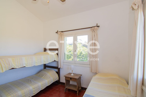 Casa En Venta Enorme Terreno Frente Playa Bella Vista (ref: Jpd-1478)