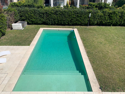 Casa En Venta En Buenos Aires Village