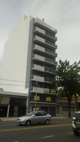 Excelente Departamento En Av. Nazca 1359 - A Metros Del Metrobus De Juan B Justo