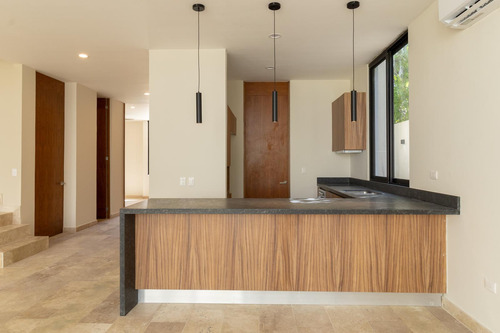 Casa En Venta En Privada Residencial Playa Del Carmen (1187)