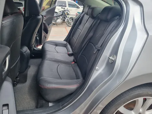 Mazda 3 TOURING 2.0 MT