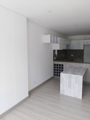 Imagen 4 de 23 de Apartamento En Arriendo Las Aguas 90-64580