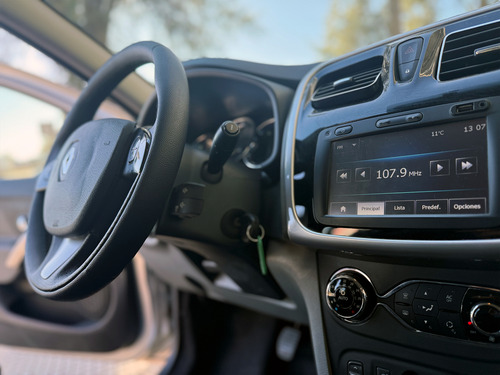 Renault Logan 1.6 Privilege Plus 105cv