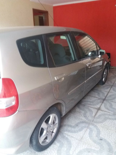 Imagem 3 de 9 de Honda Fit 2006 1.4 Lx 5p