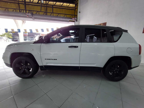 Imagem 4 de 18 de Jeep Compass 2015 2.0 Sport Aut. 5p