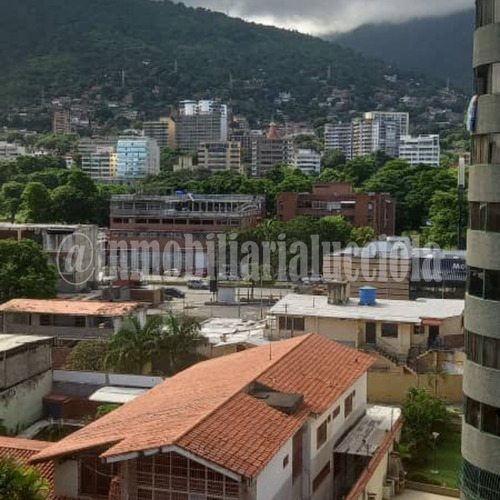 Apartamento En Tanaguarena Con Vista Al Yacht Club Caraballeda 102m2 Ref 087