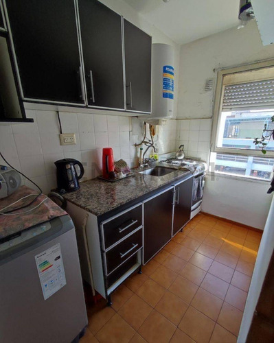 Century 21 Vende: Departamento De 2 Dormitorios En B° Centro, Santa Rosa Al 100