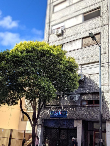 Imagen 2 de 14 de Vta. 2 Amb. Frente. Balcón Terraza. Vista Abierta. Kitchenette Y Baño Con Ducha. Oportunidad!