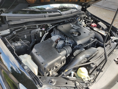 Mitsubishi L200 2.5 Cd 4wd High-power Di-d At5 Cuero 2016
