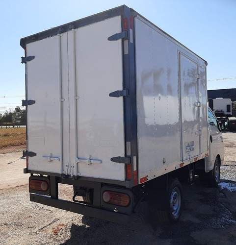 Imagem 12 de 15 de Hyundai Hr 2011 4x2 Baú Refrigerado (único Dono)