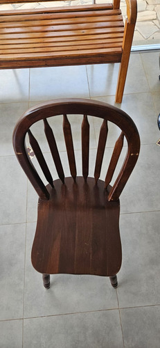 Mesa De Madeira Com 8 Cadeiras (Usado)