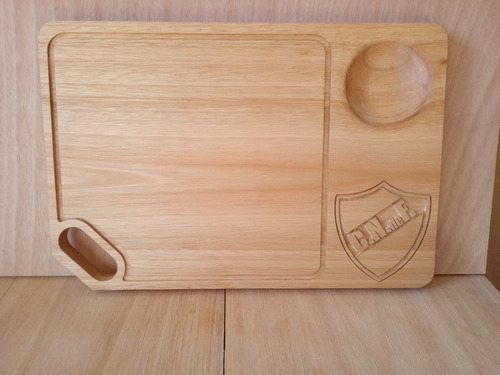 Tabla Para Asado Con Escudo Tallado De Peñarol O Nacional
