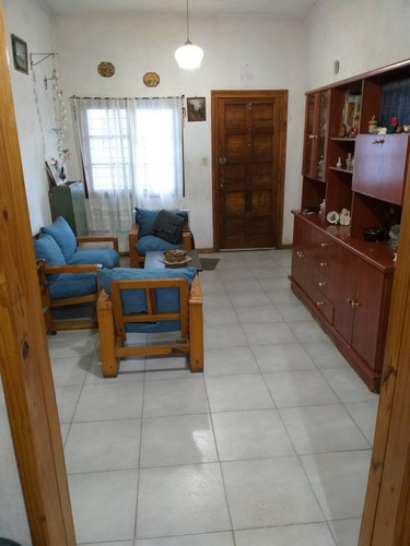 Casa  En Venta Ubicado En Berazategui,  G.b.a. Zona Sur