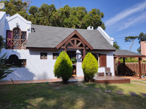 Casa En Venta En Punta Del Este, Pinares- Ref: 1341