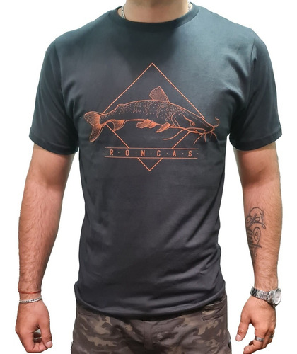 Remera Pesca Urbana Roncas Surubi Algodón Manga Corta Negro