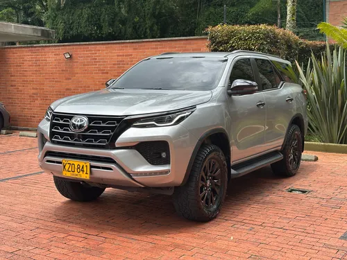 Toyota Fortuner Srv 2.4 Diésel 2022