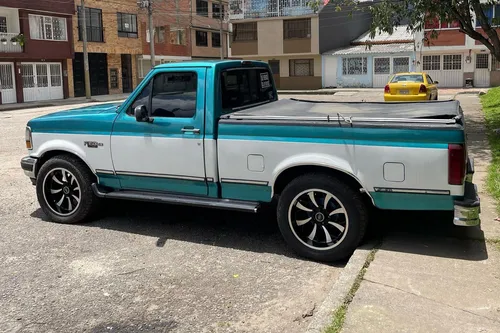 Ford F-150 5.0 Xlt 4x2