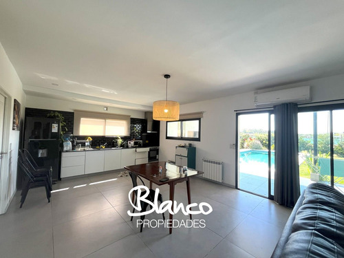 Casa En Venta En San Eduardo, Pilar Del Este, Pilar