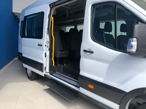 Ford Transit 2.0 Minibus 17+1 (165cv) Automática At10 (a)