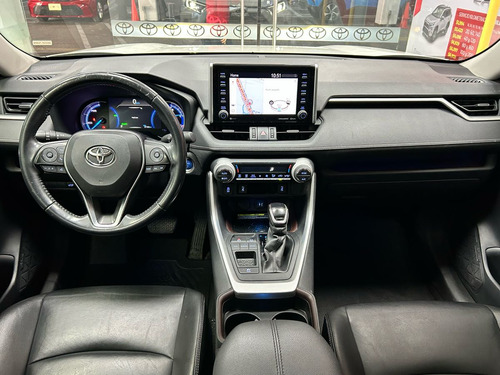 Toyota Yaris 4p Sedán Base L4/1.5 Aut