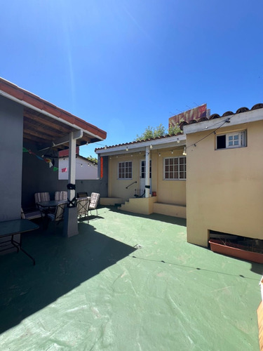 Chalet 4 Amb C/ Jardin Y Pileta