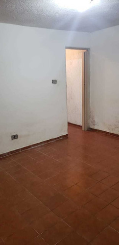 Imagem 5 de 14 de Casa 3 Comodos Com Garagem