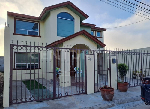 Casa En Renta De 4 Recamaras En Rosarito B. C. | MercadoLibre