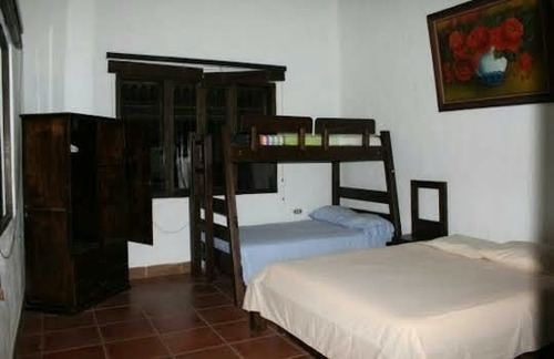Imagen 13 de 23 de Amplia Casa Amueblada Con Piscina En Esparza Para Vacacionar