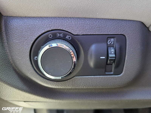 Imagem 14 de 15 de Chevrolet Spin 1.8 Lt 8v Flex 4p Manual 2013