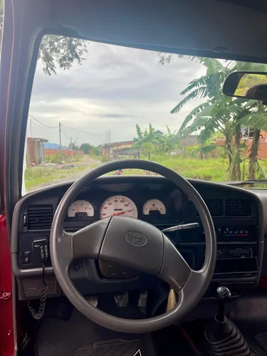 Toyota Hilux 2.4l 117 hp 4x2