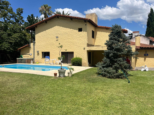 Excelente Casa Quinta En 2 Lotes En Moreno Centro